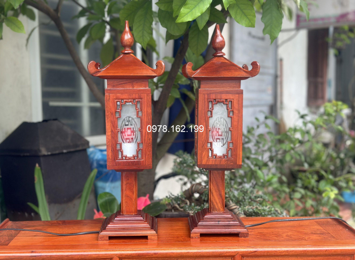 Cặp đèn thờ gỗ mặt kính cao cấp